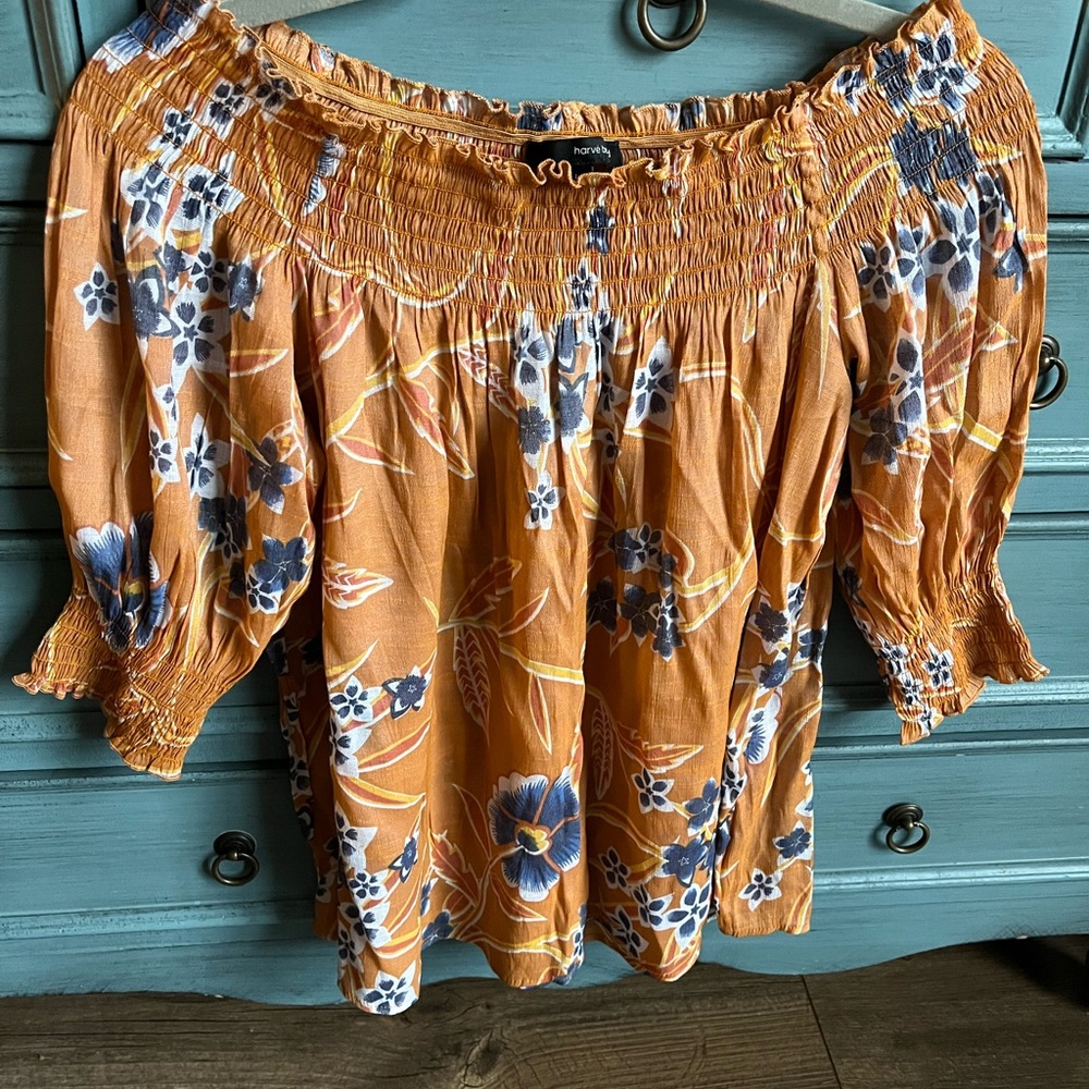 HARVE BENARD YELLOW FLORAL TOP